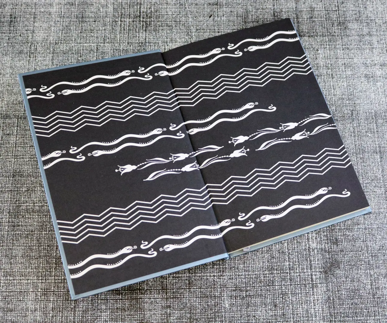 Демоническая женщина фото книги маленькое 7