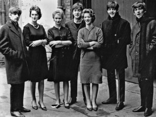 The Beatles. Единственная на свете авторизованная биография фото книги 3