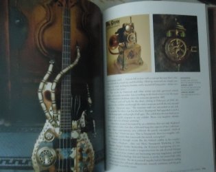 The steampunk bible: an illustrated guide to the world of imaginary airships, corsets and goggles, mad scientists, and strange literature фото книги 12